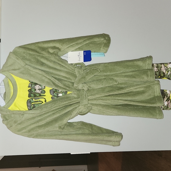Green & Yellow Camo 'Dino Snore' Unisex Kid's Robe Set - Picture 2 of 5